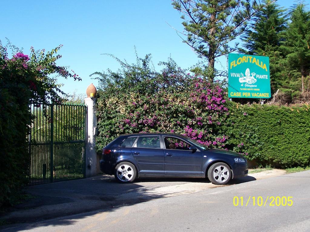 Residence Floritalia - Ricarica Auto Elettriche Santa Domenica  Eksteriør bilde