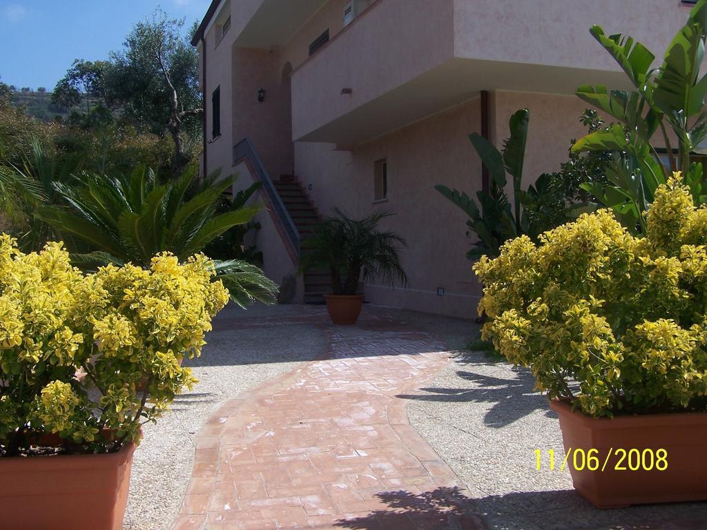 Residence Floritalia - Ricarica Auto Elettriche Santa Domenica  Rom bilde