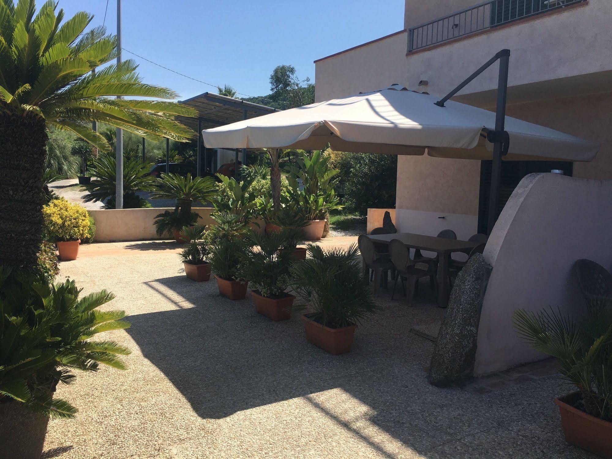 Residence Floritalia - Ricarica Auto Elettriche Santa Domenica  Eksteriør bilde